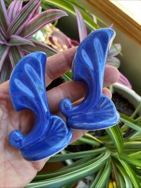 2 Vtg Mini Blue CORNUCOPIA Ceramic Bud Vases Ribbed Marked USA 2.5” Tall